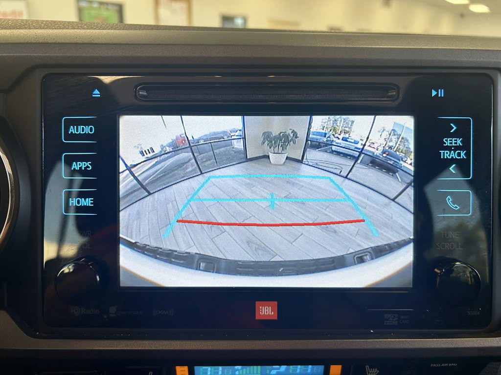 2018 Toyota Tacoma Image 11