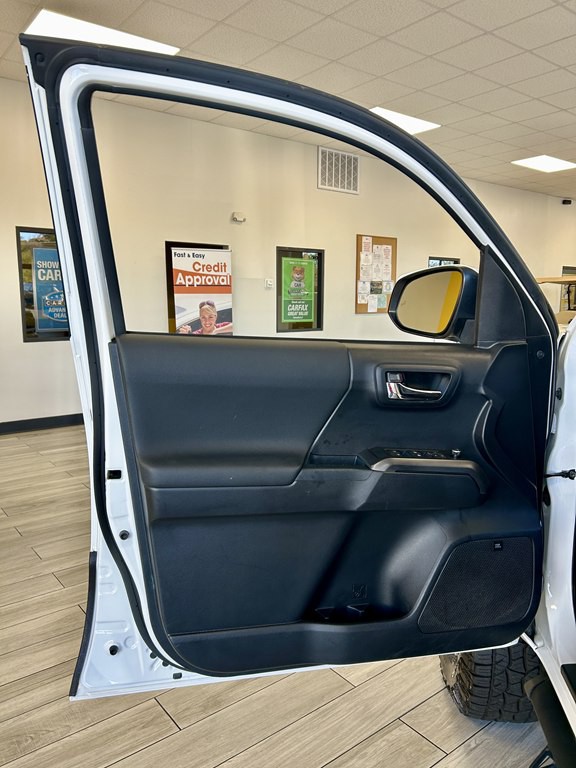 2018 Toyota Tacoma Image 15