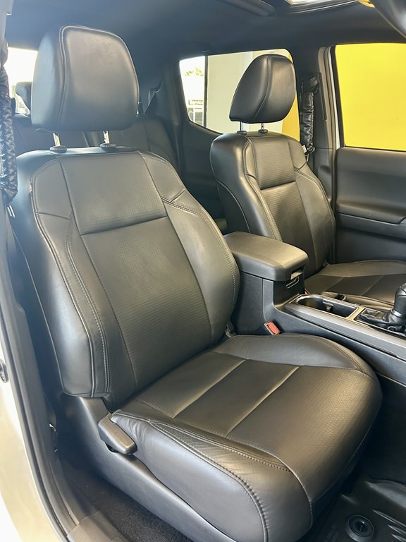 2018 Toyota Tacoma Image 16