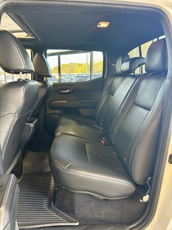 2018 Toyota Tacoma Image 17
