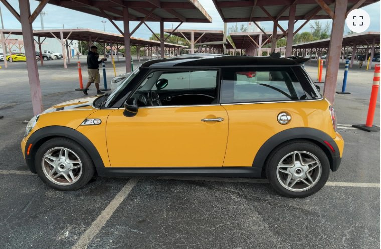 2009 MINI Cooper Image 4