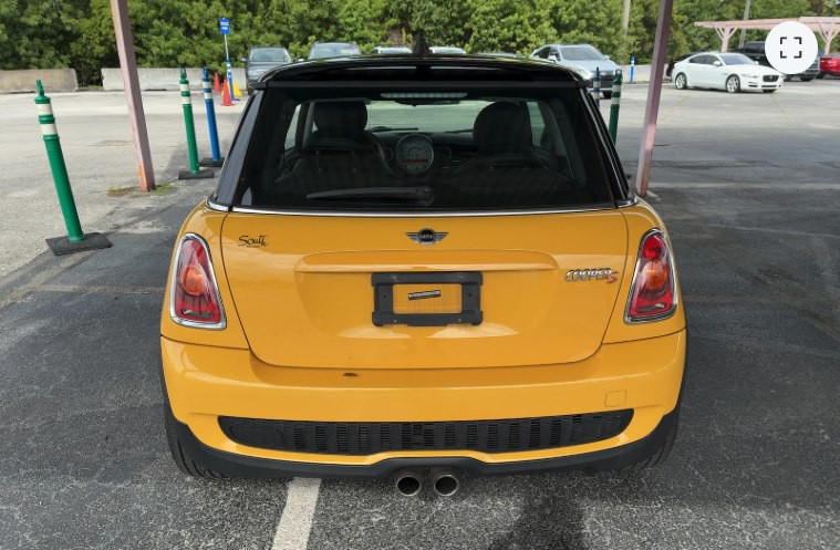 2009 MINI Cooper Image 6