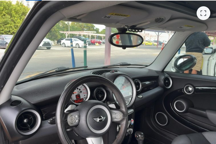 2009 MINI Cooper Image 10