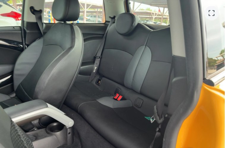 2009 MINI Cooper Image 12