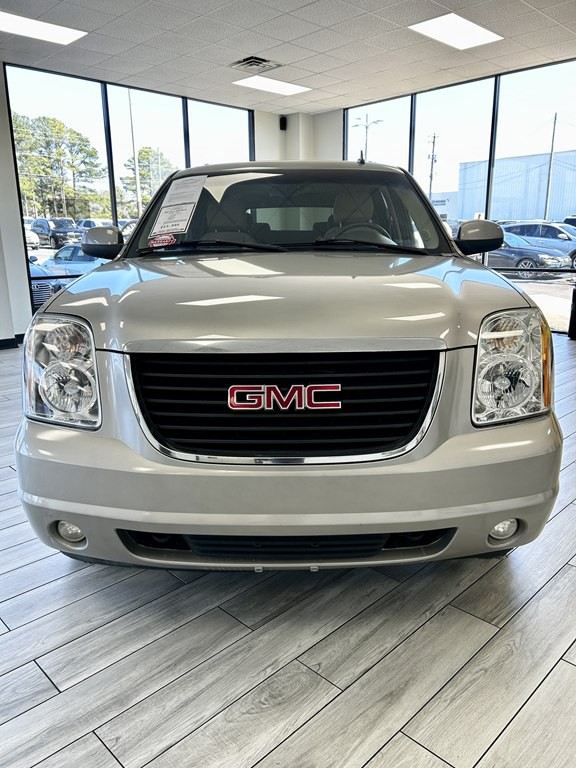 2007 GMC Yukon Image 2