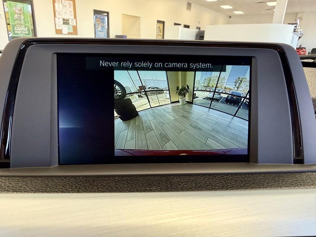 2018 BMW 3 Series Image 11