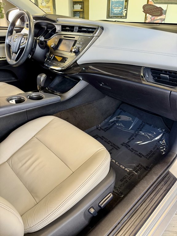 2013 Toyota Avalon Image 12