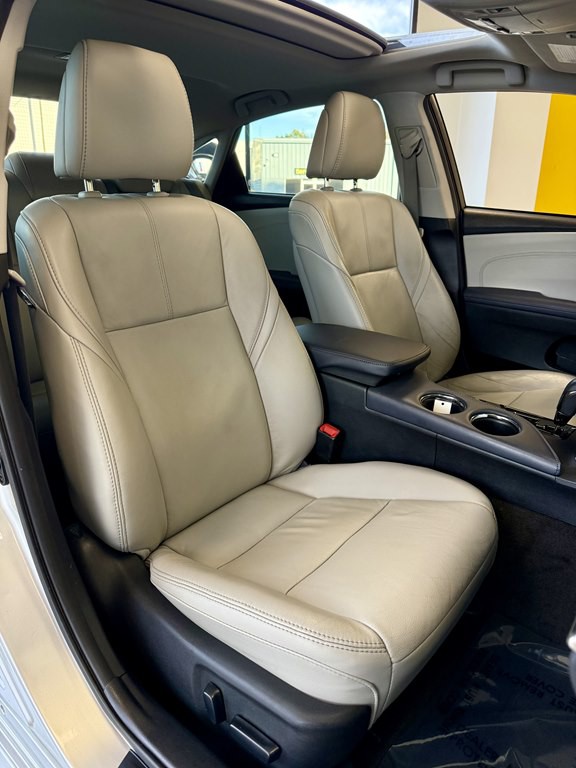 2013 Toyota Avalon Image 16