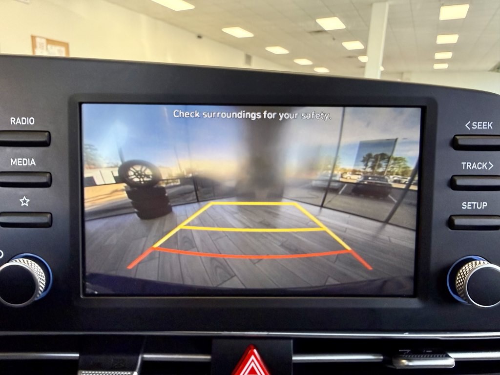 2021 Hyundai Elantra Image 11