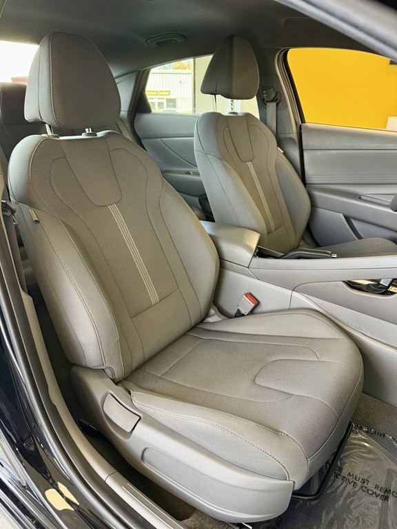 2021 Hyundai Elantra Image 16