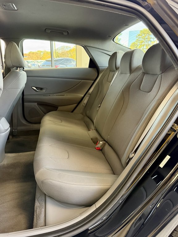 2021 Hyundai Elantra Image 17