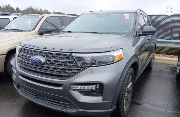 2021 Ford Explorer Image 2