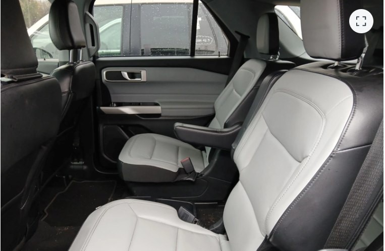 2021 Ford Explorer Image 8