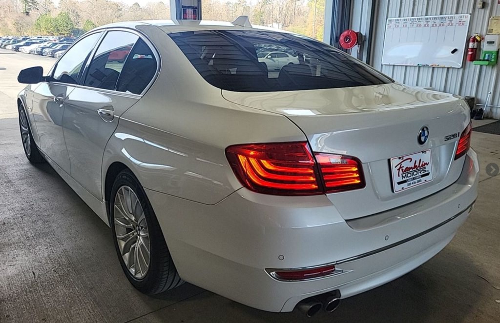 2015 BMW 5 Series Image 2