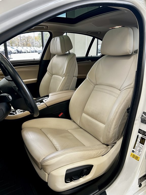 2015 BMW 5 Series Image 14