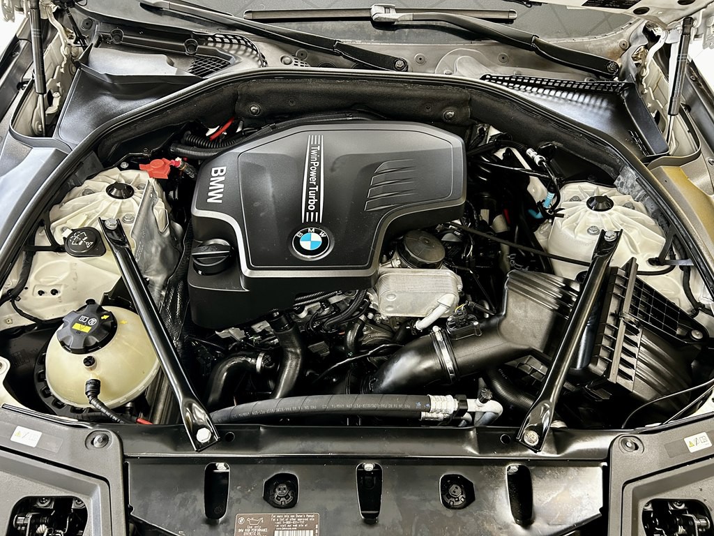 2015 BMW 5 Series Image 18