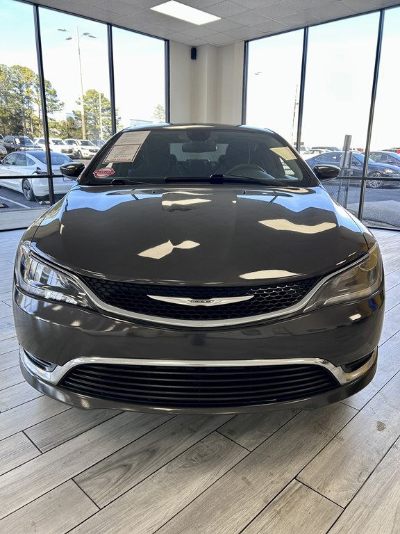 2015 Chrysler 200 Image 2