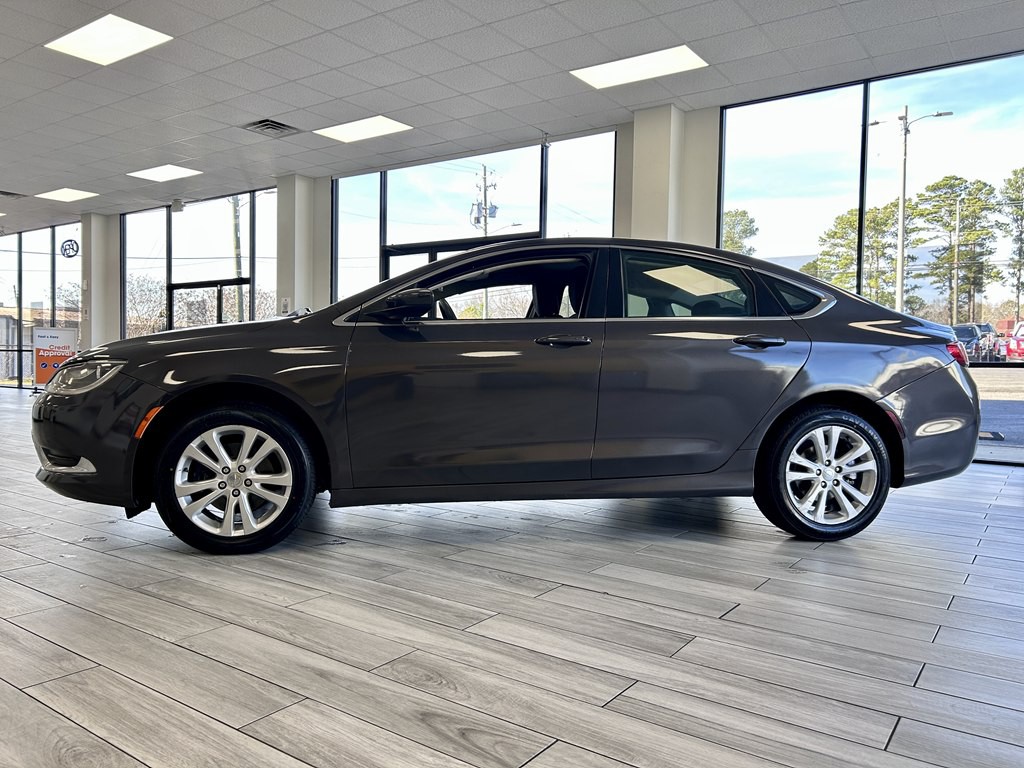 2015 Chrysler 200 Image 4