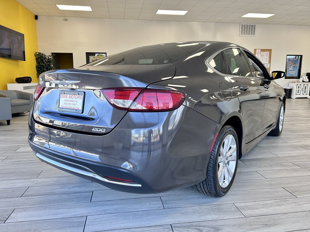 2015 Chrysler 200 Image 6