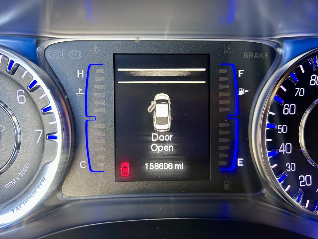 2015 Chrysler 200 Image 19