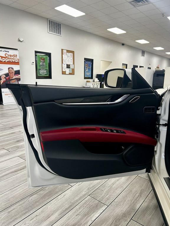 2014 Maserati Ghibli Image 15