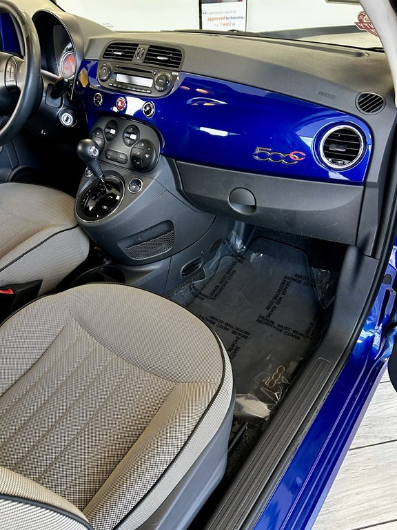 2012 FIAT 500 Image 11