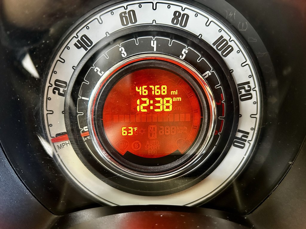 2012 FIAT 500 Image 19