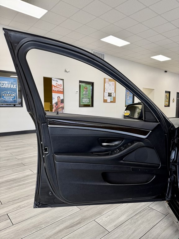 2014 BMW 5 Series Image 15