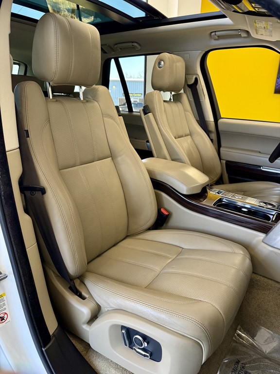 2017 Land Rover Range Rover Image 16