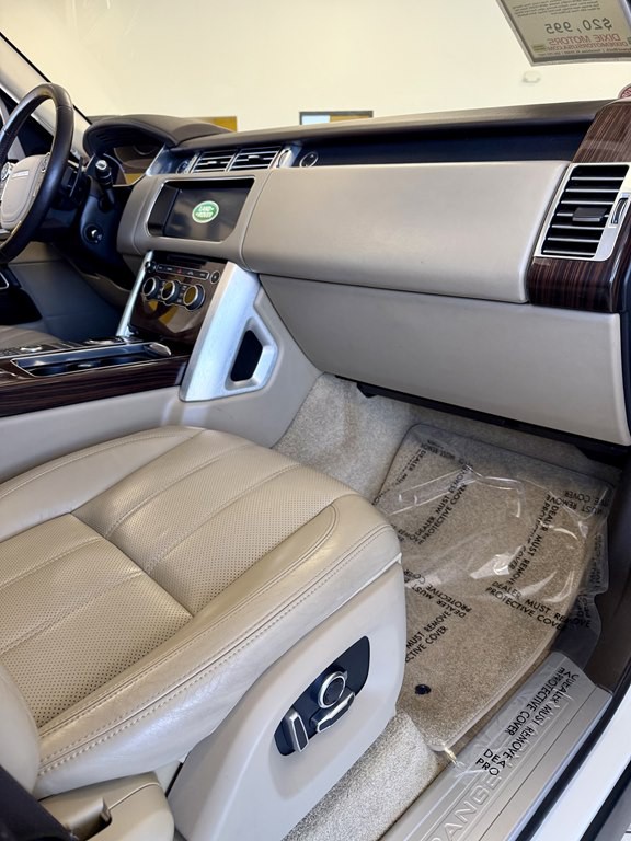 2017 Land Rover Range Rover Image 12
