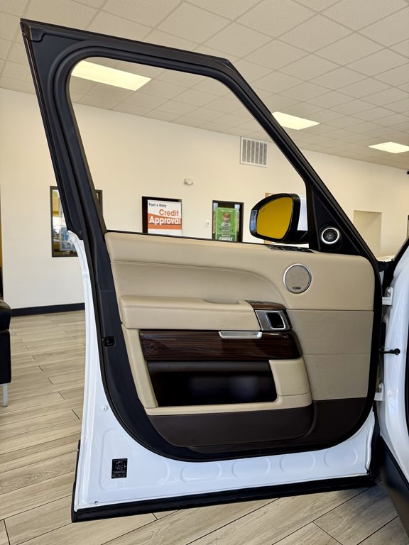 2017 Land Rover Range Rover Image 15