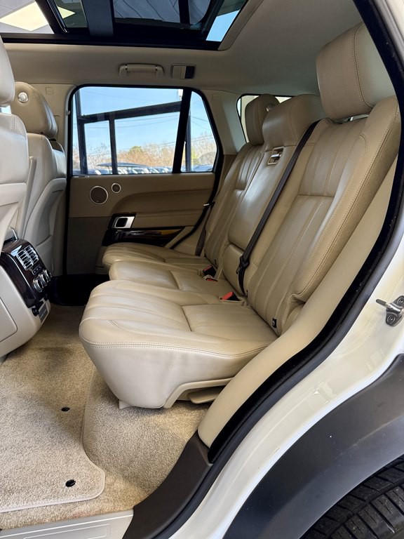 2017 Land Rover Range Rover Image 17