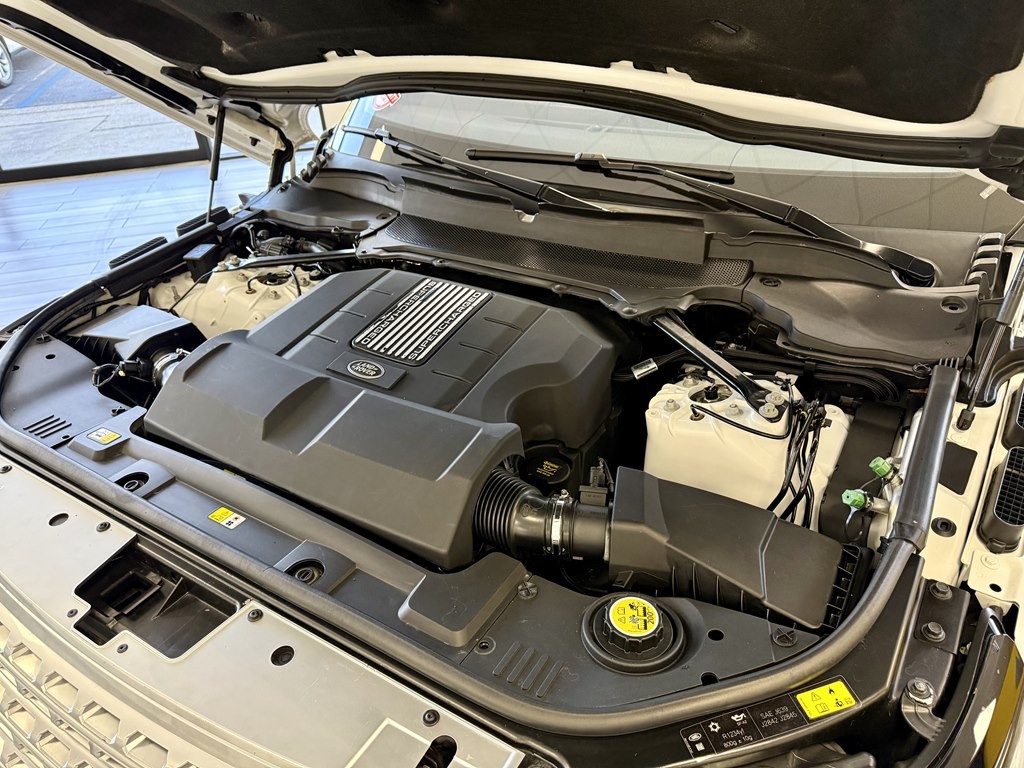 2017 Land Rover Range Rover Image 18