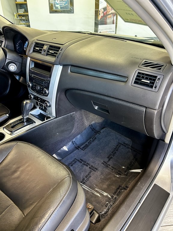 2011 Mercury Milan Image 11