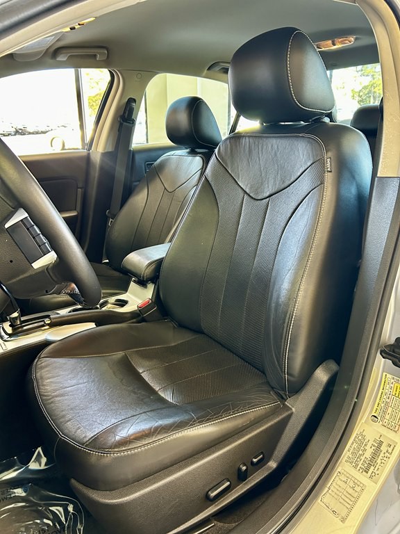 2011 Mercury Milan Image 13