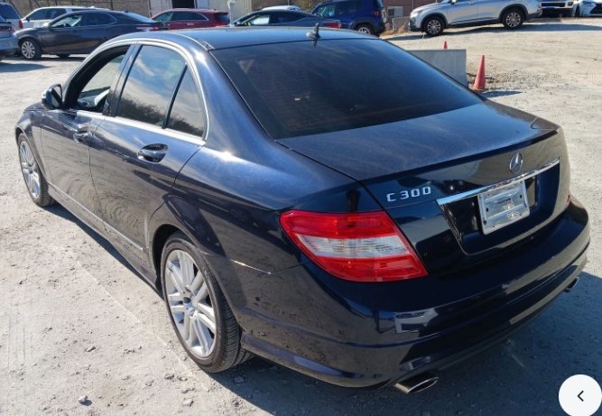 2008 Mercedes-Benz C-Class Image 2