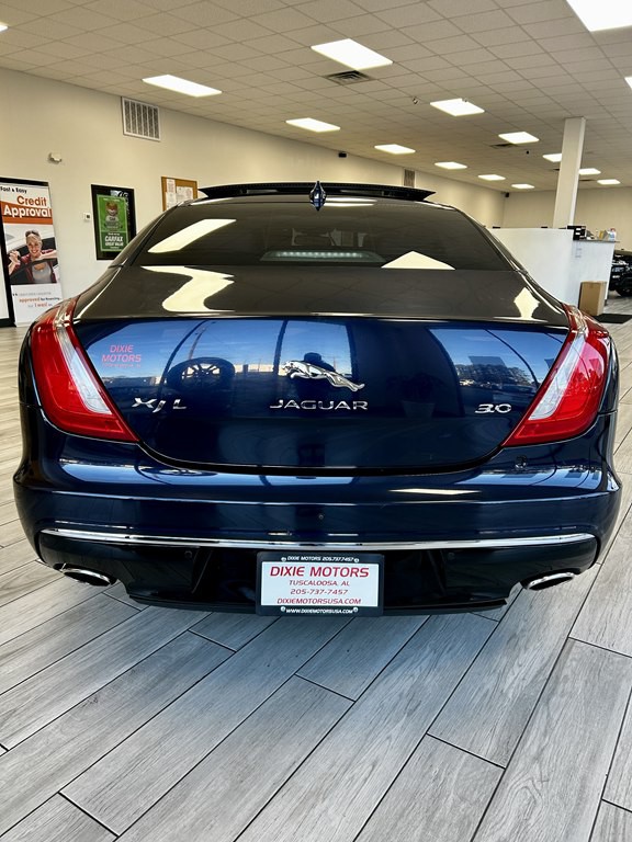 2016 Jaguar XJ Image 8