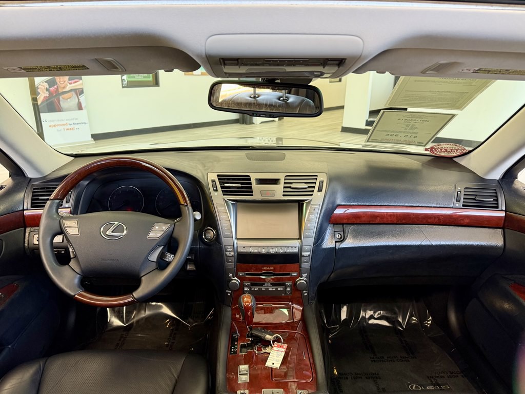 2007 Lexus LS Image 10