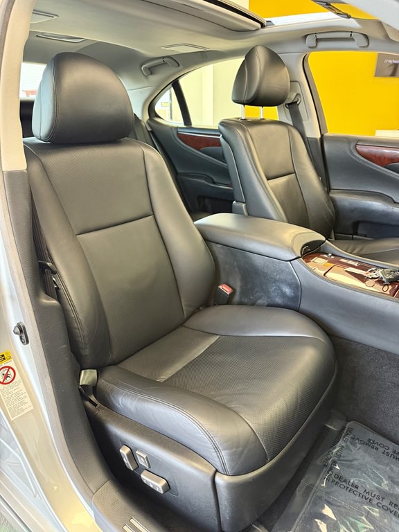2007 Lexus LS Image 16
