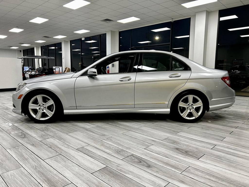 2010 Mercedes-Benz C-Class Image 4