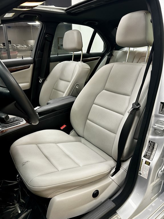 2010 Mercedes-Benz C-Class Image 14