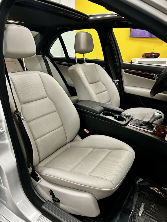 2010 Mercedes-Benz C-Class Image 15