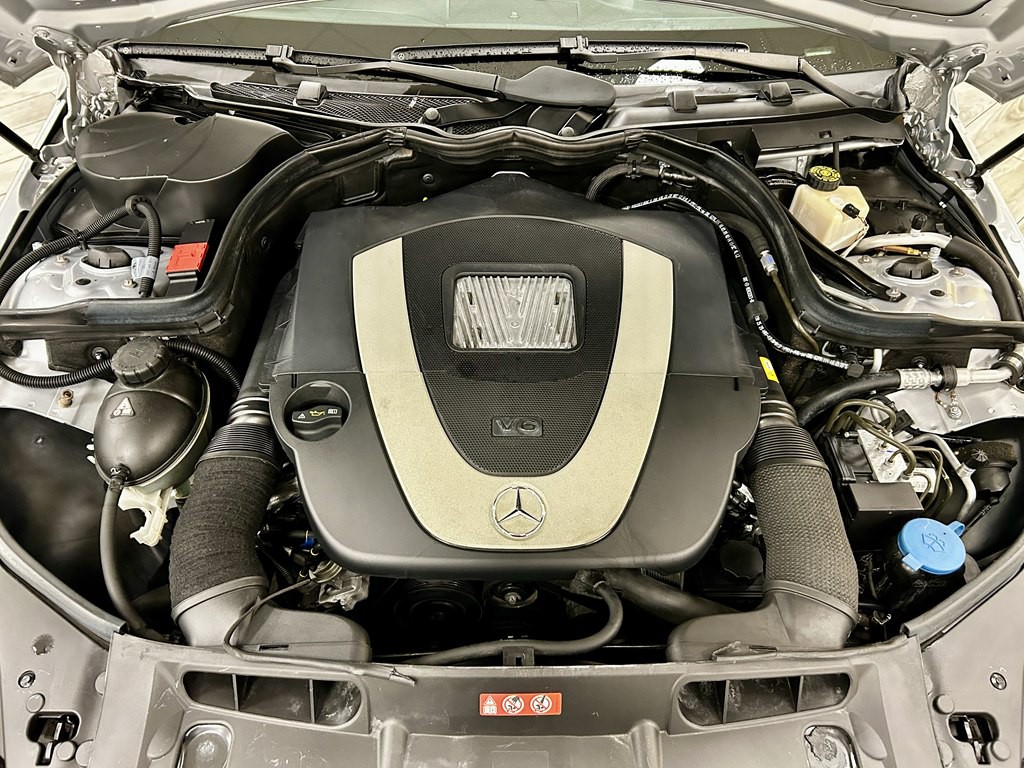 2010 Mercedes-Benz C-Class Image 17