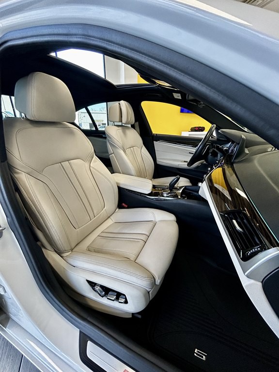 2018 BMW 5 Series Image 16