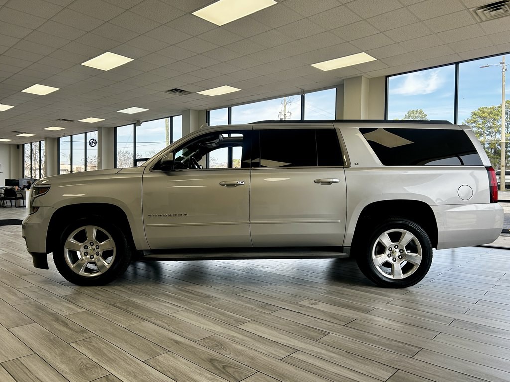 2015 Chevrolet Suburban Image 4