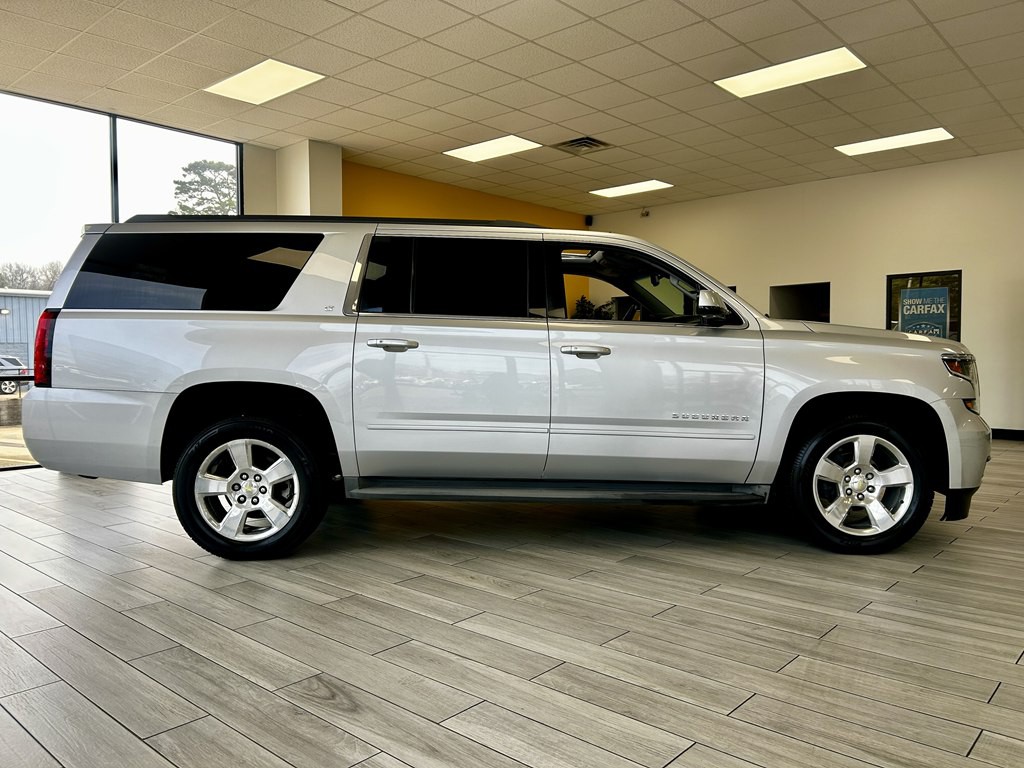 2015 Chevrolet Suburban Image 5