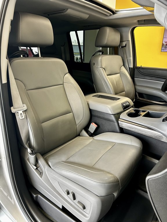 2015 Chevrolet Suburban Image 16