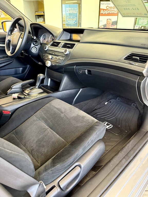 2010 Honda Accord Image 11