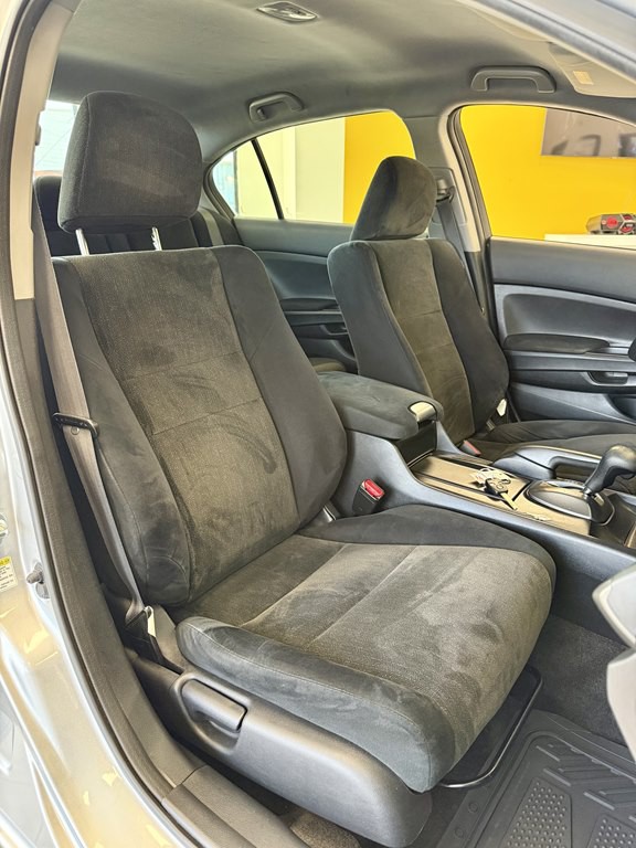 2010 Honda Accord Image 15