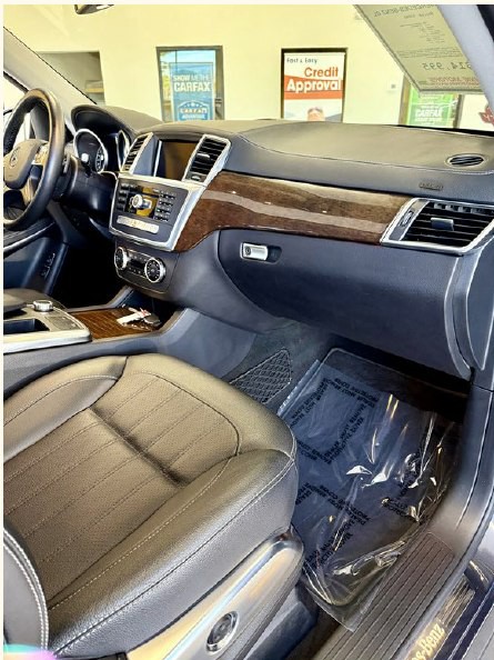 2013 Mercedes-Benz GL-Class Image 12